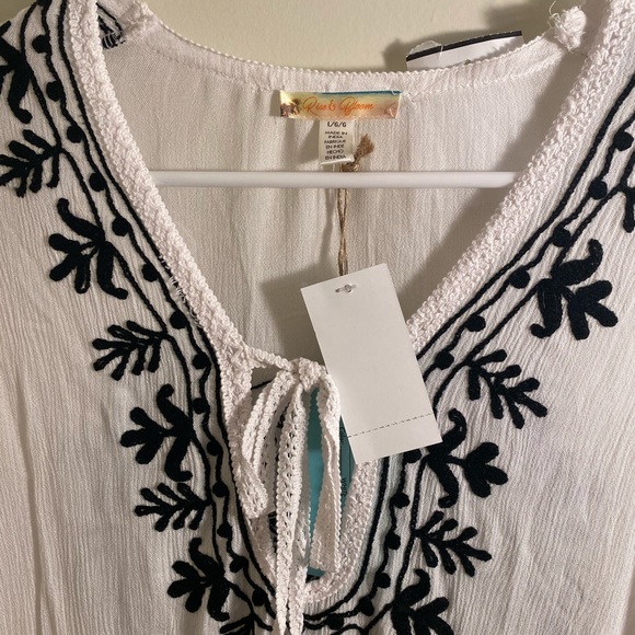 Swimsuit cover up - Picture 2 of 5